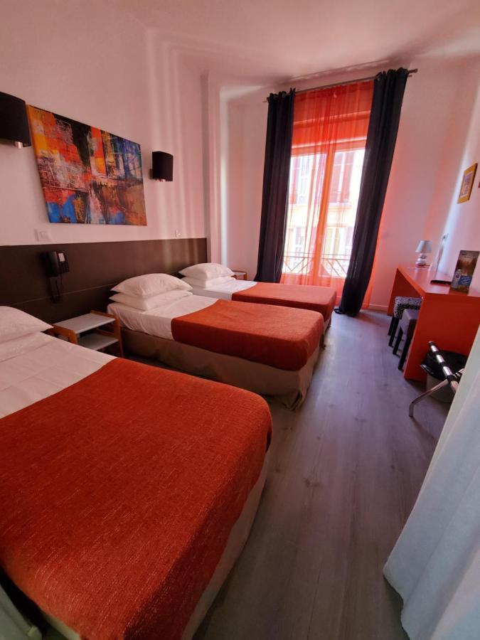 Brit Hotel Colbert Жюан-ле-Пен Екстер'єр фото